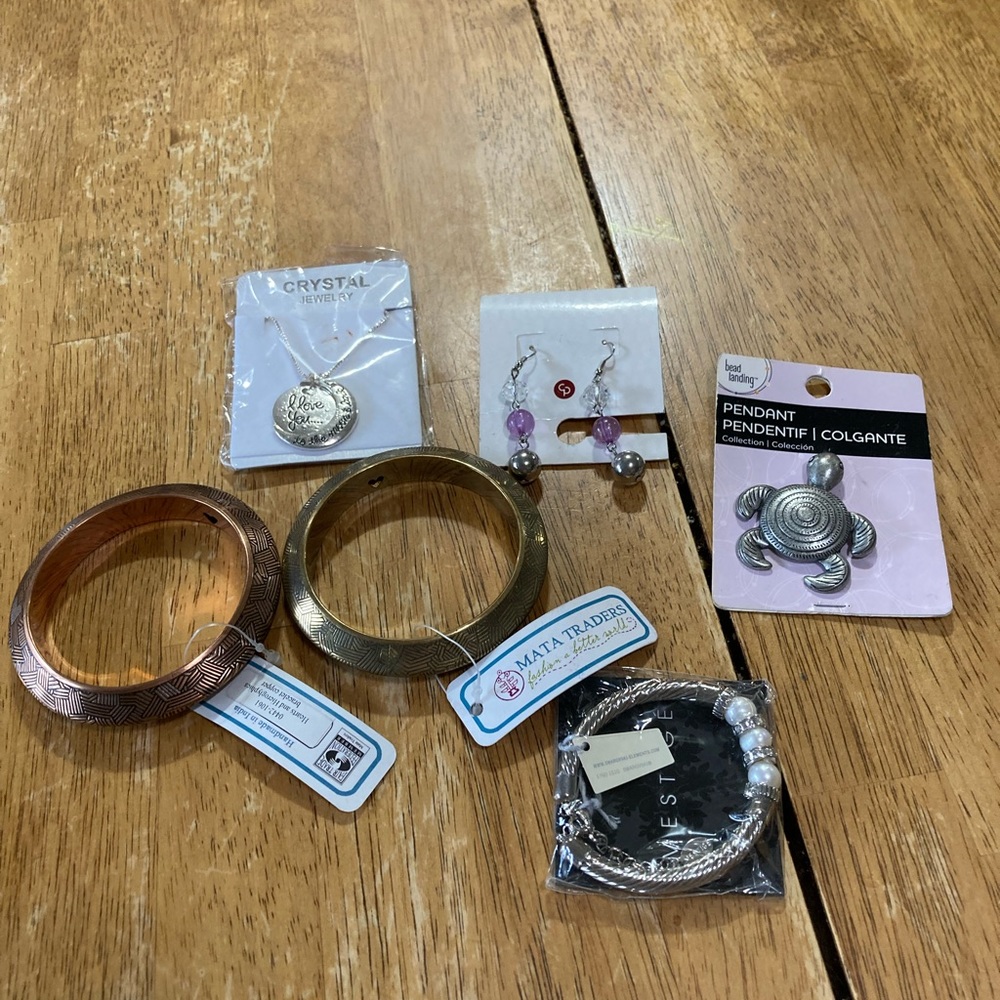 jewelry pair of earrings x3 bracelets and a chain 6 jewelry